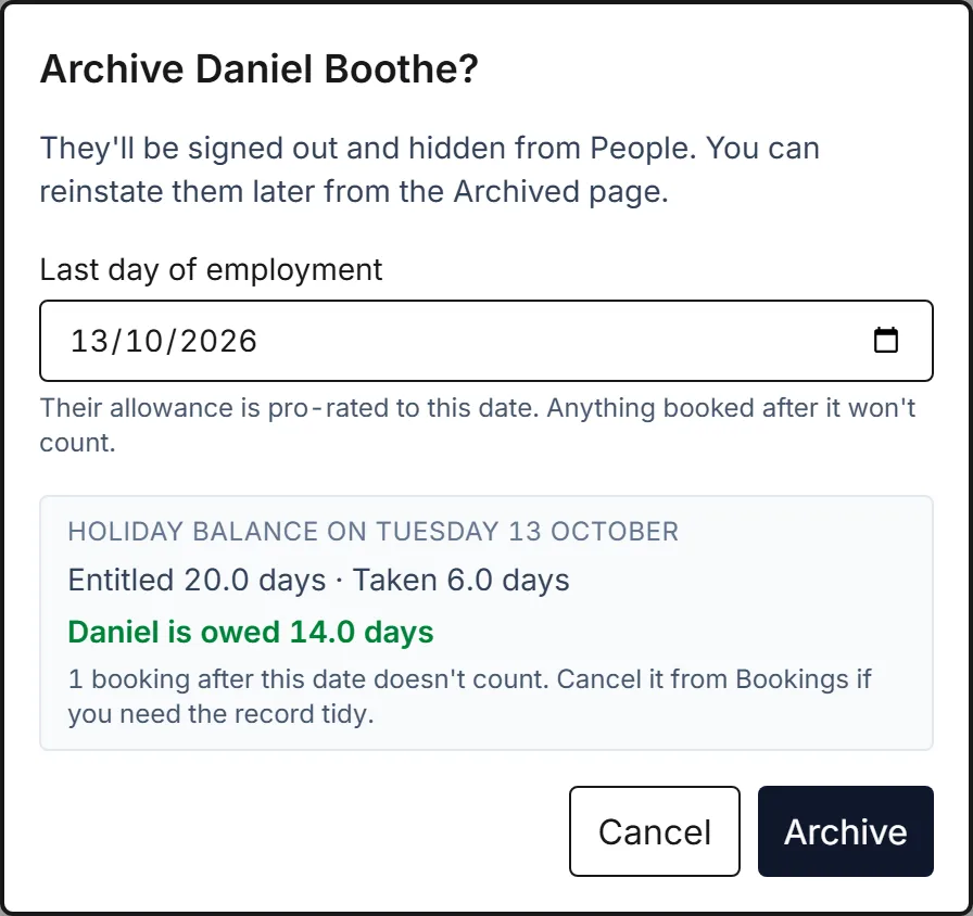 The Archive dialog, with the last day of employment and the holiday balance for that day